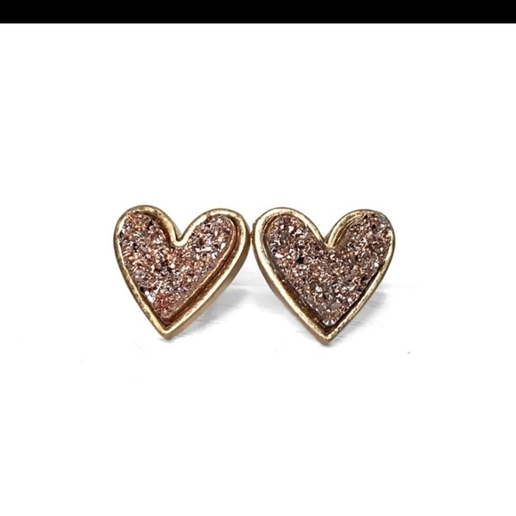 Valentine's Day gunmetal druzy heart stone stud earring - Picture 7 of 7